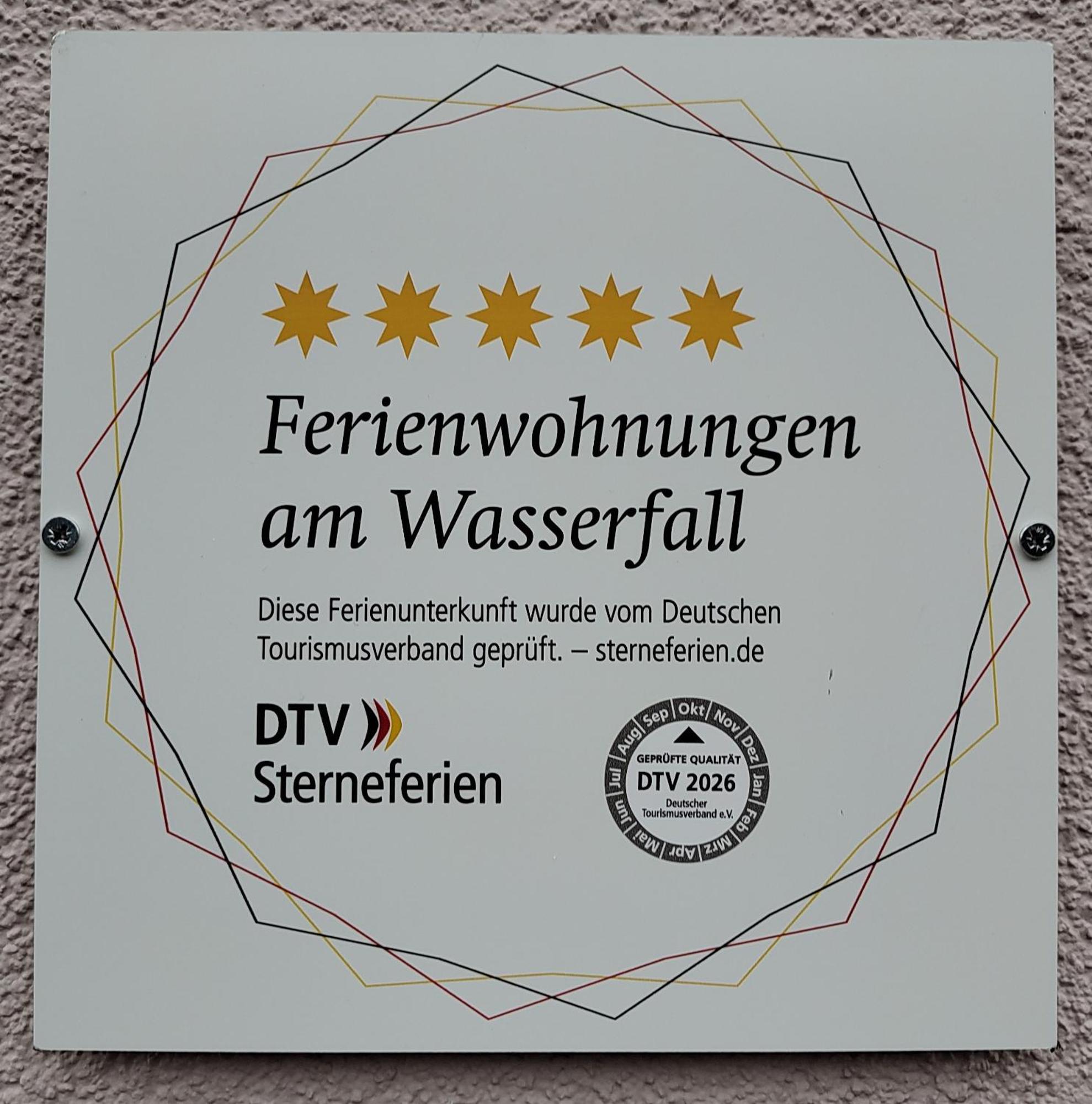 Ferienwohnungen Am Wasserfall Bad Urach Eksteriør billede